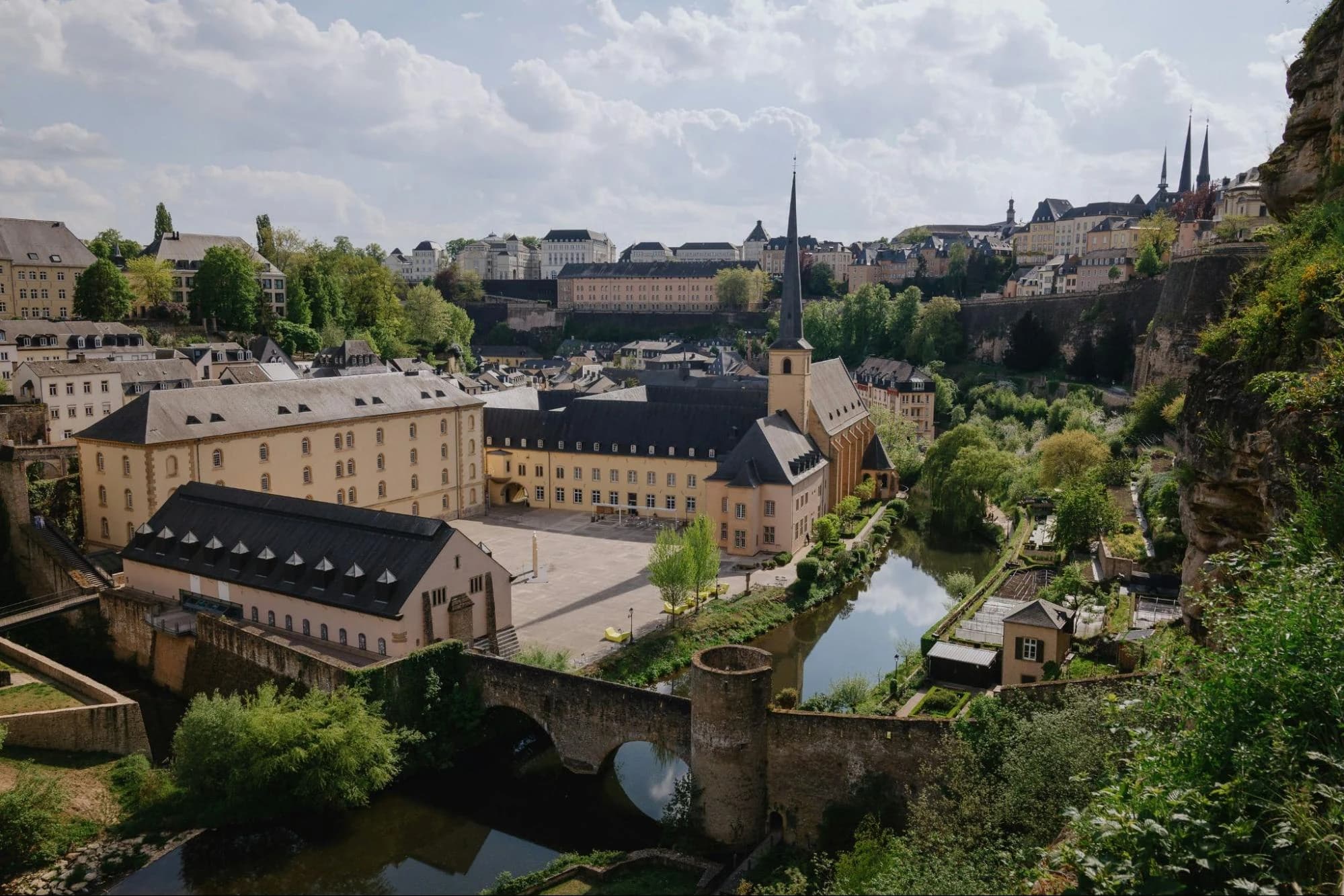 Panorama de la ville de Luxembourg, place financière européenne de premier plan
