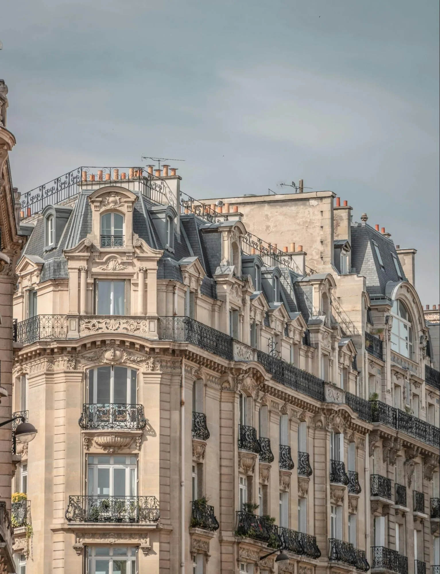 Façade d'immeuble de rapport, illustration d'un patrimoine immobilier investi en SCPI