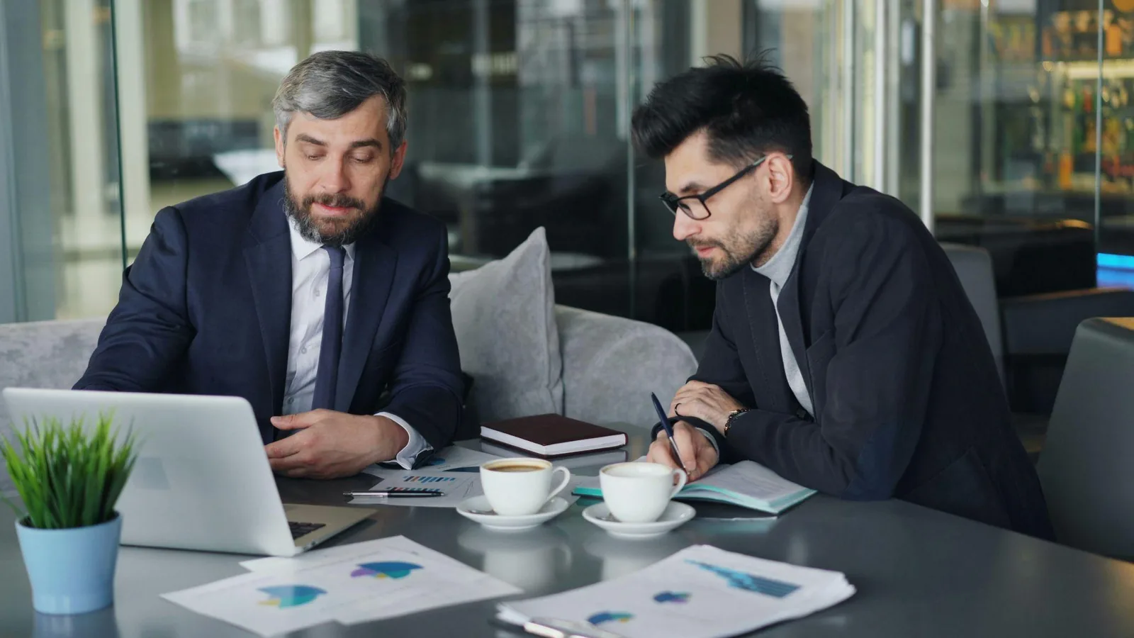 Entretien de conseil patrimonial pour définir les actions à mettre en place après l'audit