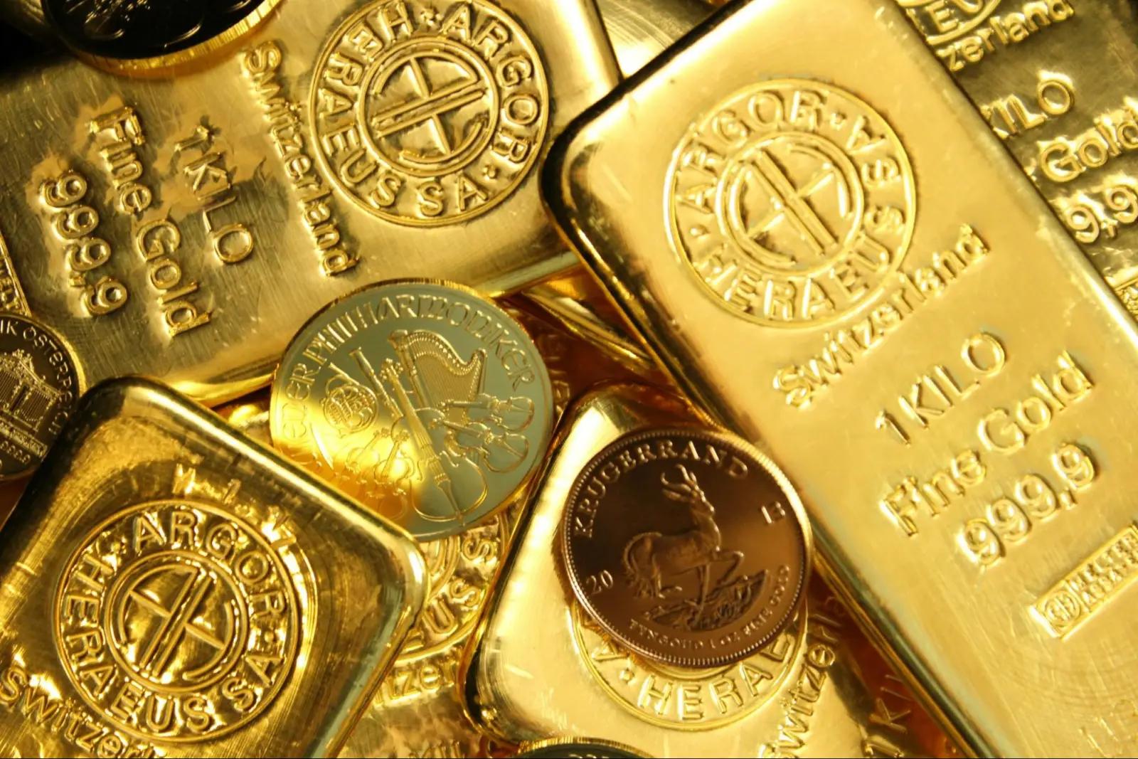 Lingots d'or d'un kilo et pièces d'investissement (Krugerrand, Philharmonique de Vienne)